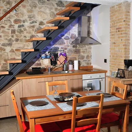 Stone Aparthotel *