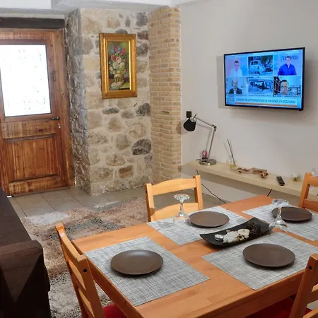 Aparthotel Stone *
